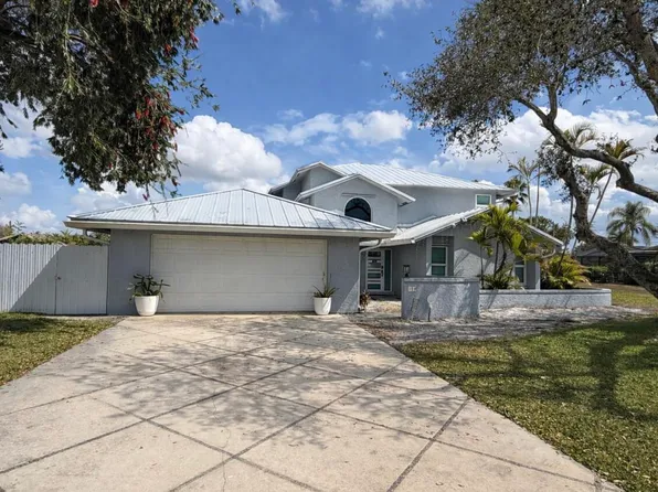149 Ponce De Leon St, Royal Palm Beach, FL 33411