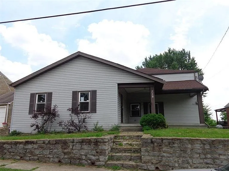 218 Kentucky Dr photo 1