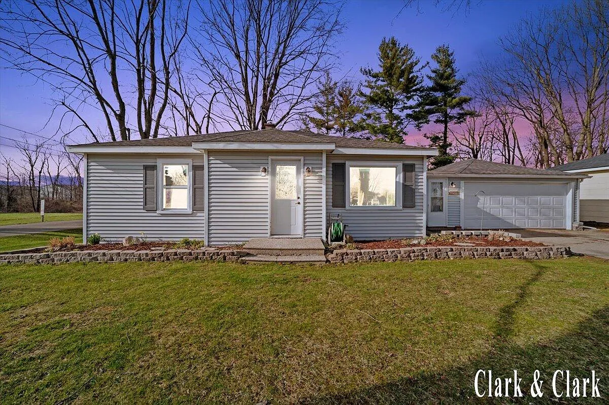 525 W Randall St photo 1
