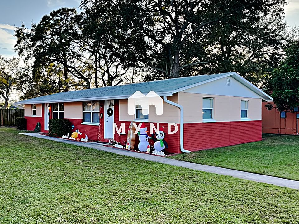 1st image of 426 88th Ave N #426
