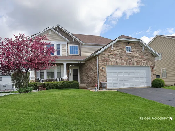 862 Heartland Park Ln, Antioch, IL 60002