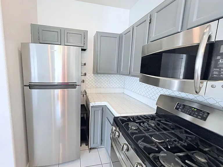 1822 N Jones Blvd — Photo 4