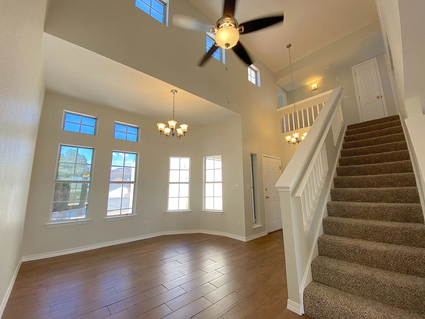 Beautiful North Hills Refrig A/C Home with Pool! — Photo 3