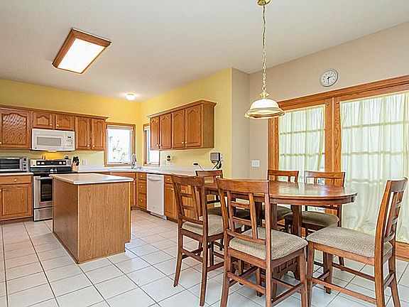 3rd image of 3209 SW Coves Dr