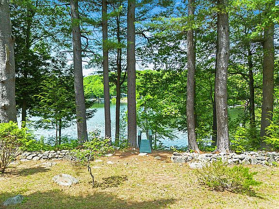 2nd image of 9 Arden Cove Lane