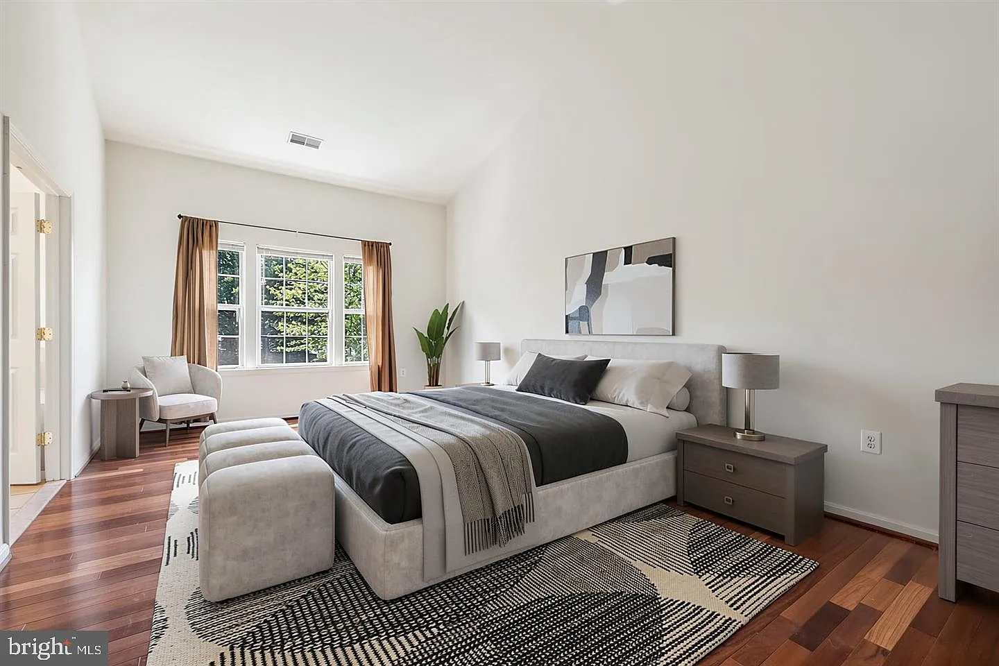 3 bed, 3.5 bath, 3044 sqft, $3,100 — Photo 4