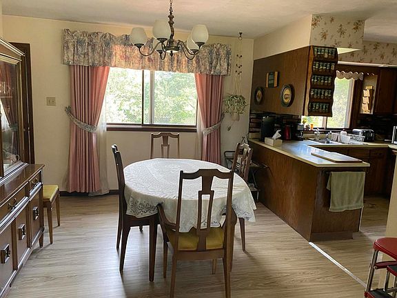 5th image of 28758 Fairlane Dr