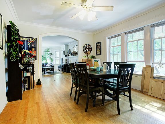 2nd image of 2510 W Belle Plaine Ave #2E