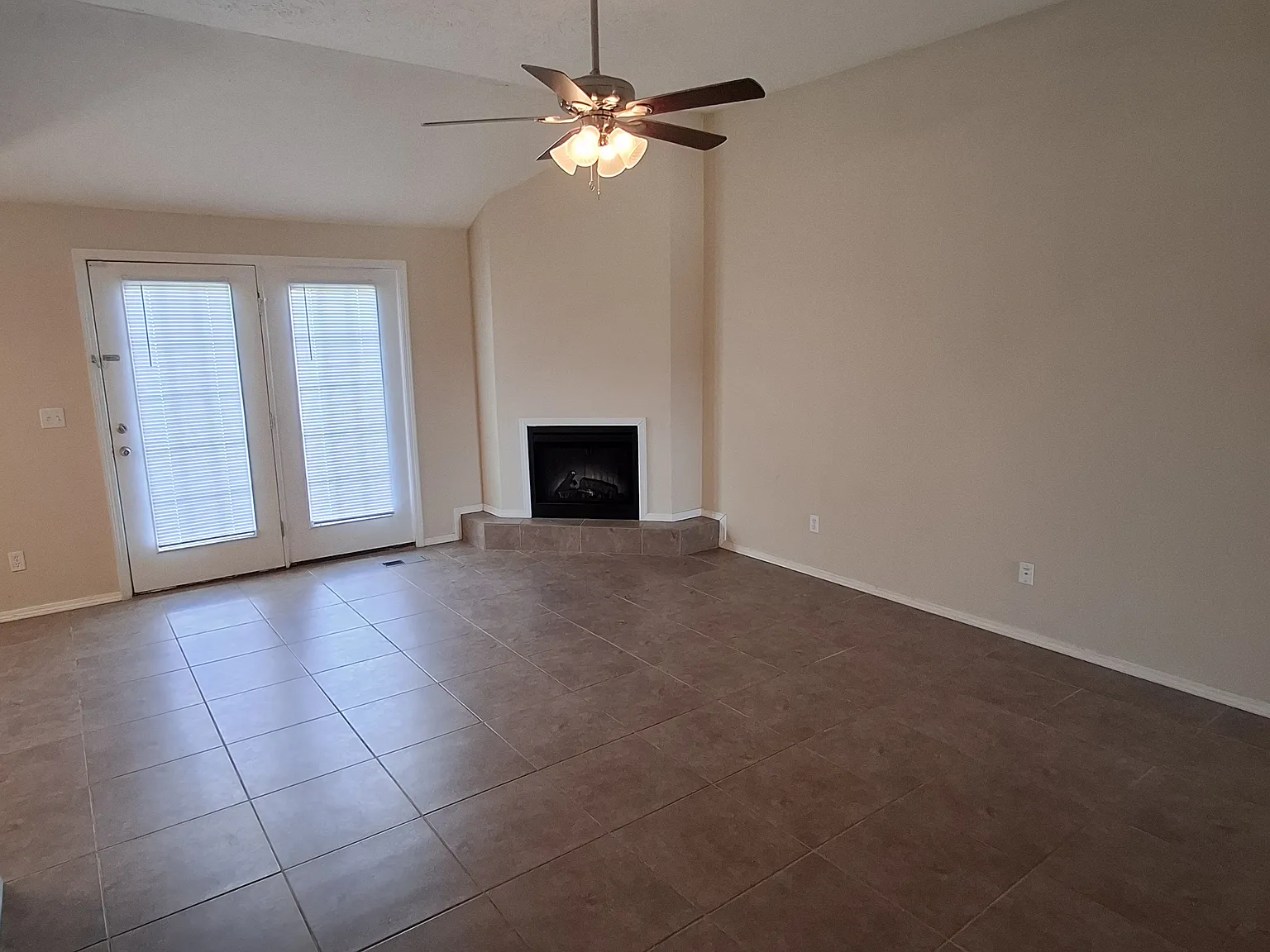 2 bed, 1146 sqft, $1,450 — Photo 3