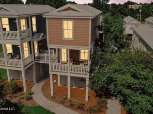 215 E 2nd St #26-C, Pass Christian, MS 39571