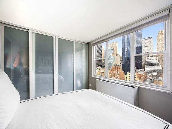 3rd image of 137 E 36th St #20H
