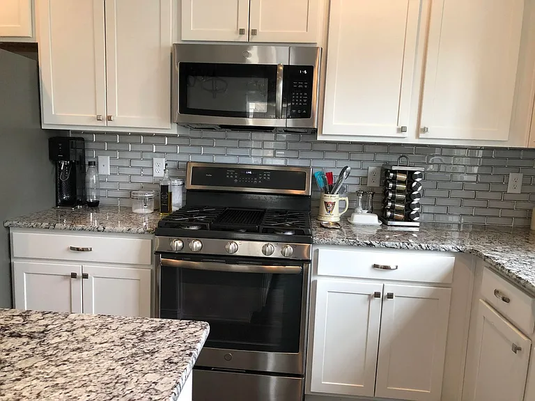 1185 Solitaire St — Photo 2