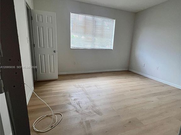 3rd image of 230 SW 117th Ter #11207