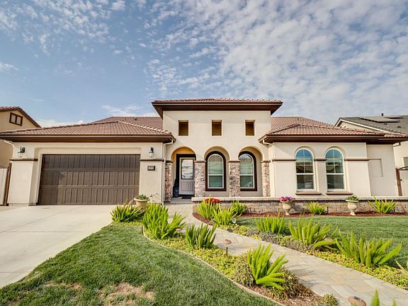 2nd image of 1373 Mirassou Dr