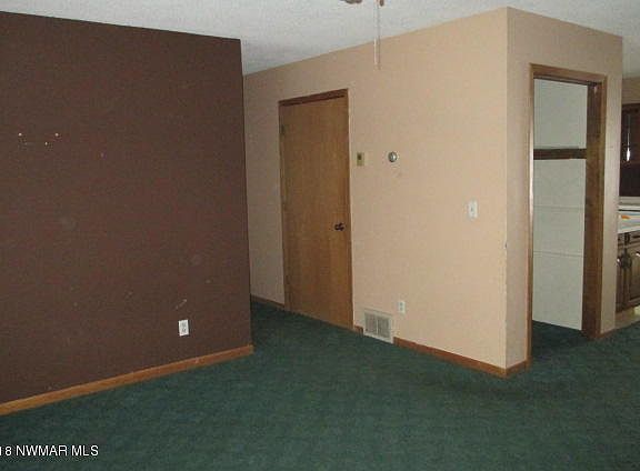 5th image of 312 Cardinal Ave N