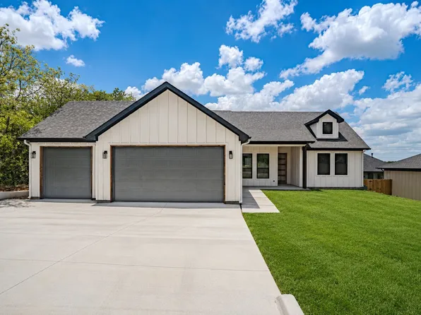 5712 Stonegate Cir, Granbury, TX 76048