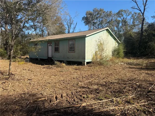 9301 Puddin Ln, Madisonville, TX 77864