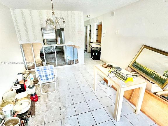 5th image of 611 S State Road 7 APT 1G