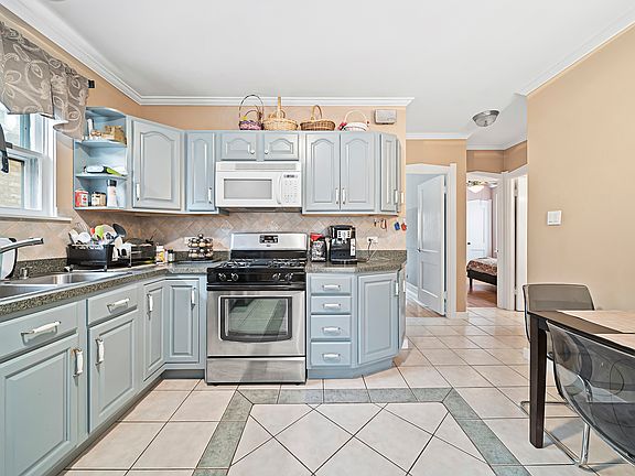 3rd image of 7837 W Westwood Dr