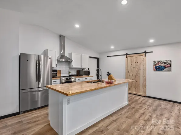 197 Knob Creek Rd, Pisgah Forest, NC 28768