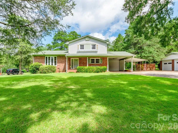 752 Cedar Ln, Chester, SC 29706