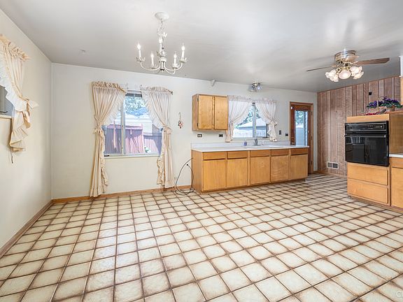 5th image of 2642 Sunnyside Ave