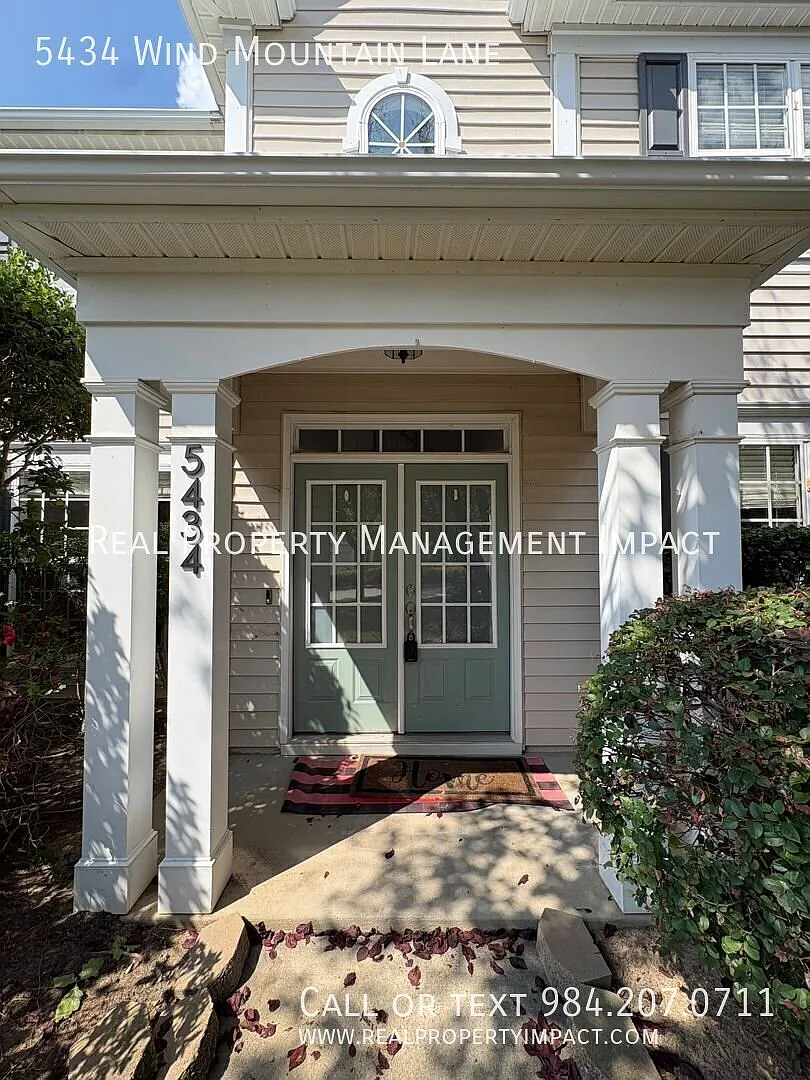 Stunning 5-Bedroom, 3-Bath Home in Desirable Briar Creek Community, Raleigh — Photo 2