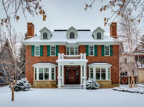 2715 E Carleton St SW, Calgary, AB T2T 3L1