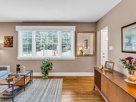 4th image of 56 Winston Cres
