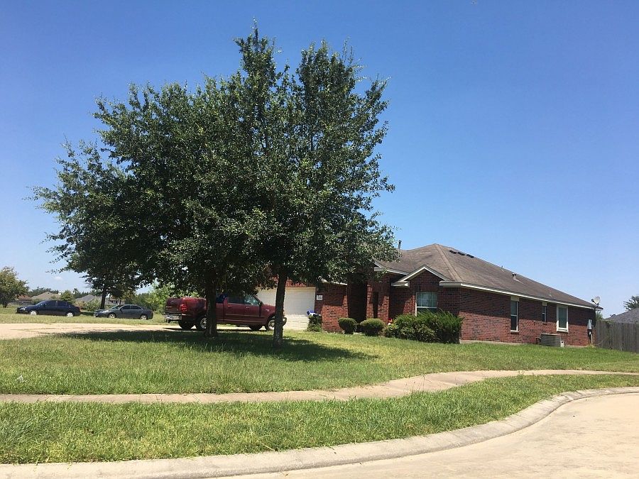 1st image of 19210 Fieldshire Cir