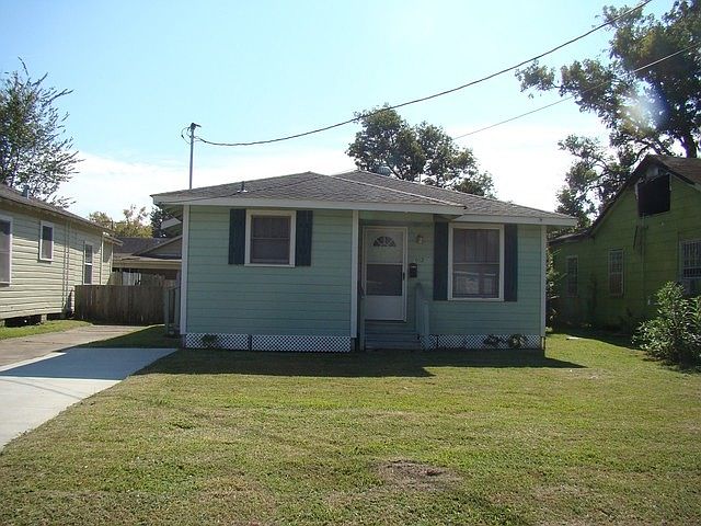1st image of 912 17th St