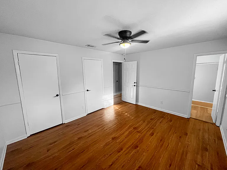 916 NW 7th Ave — Photo 12