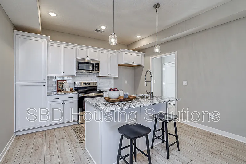 3 bed, 2.5 bath, $1,895 — Photo 4