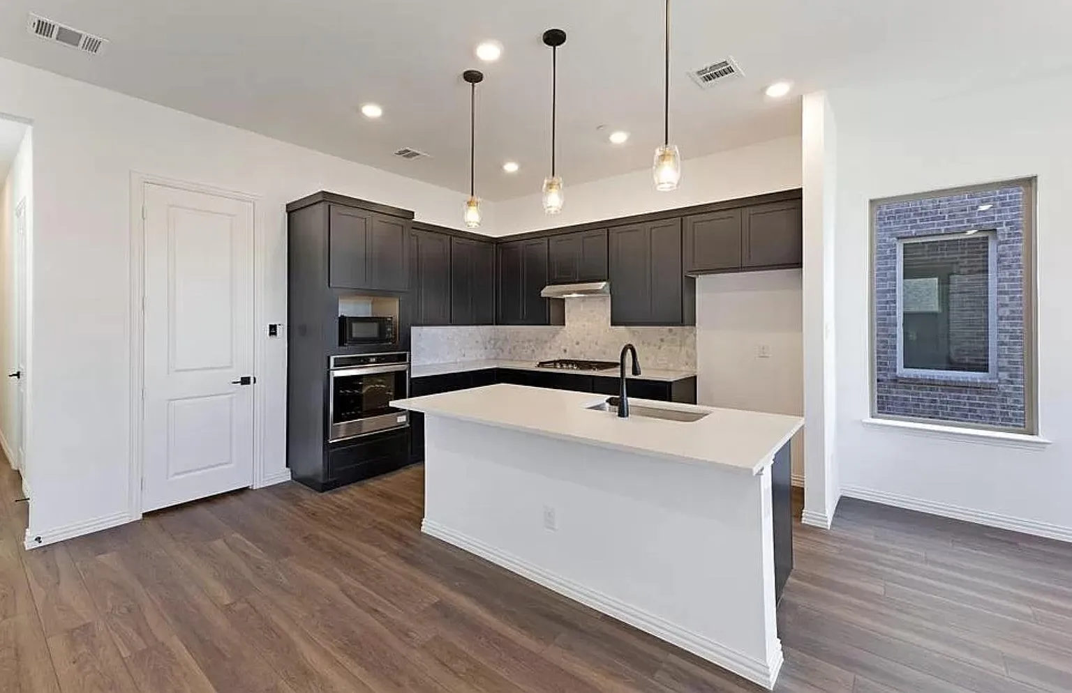7517 Regal Ln — Photo 2