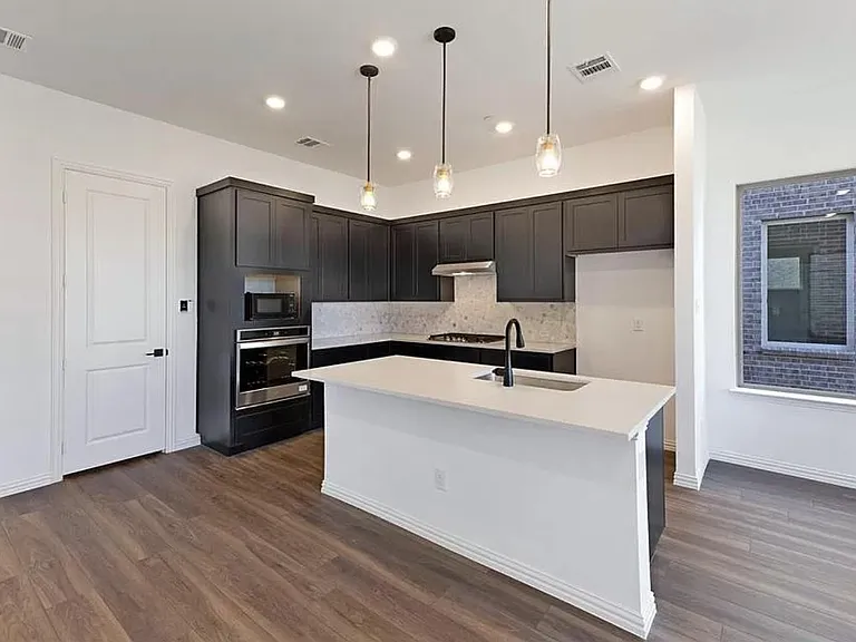7517 Regal Ln — Photo 2