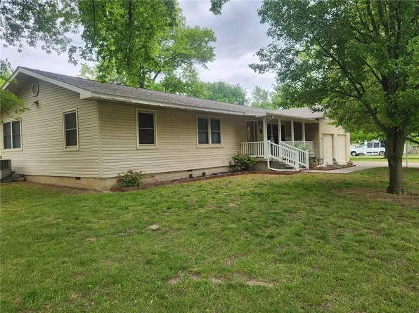 303 N 6th Ave, Scammon, KS 66773