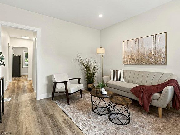 4th image of 95 Chetwood St