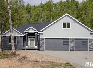 8529 E Dancing Lights Dr, Palmer, AK 99645