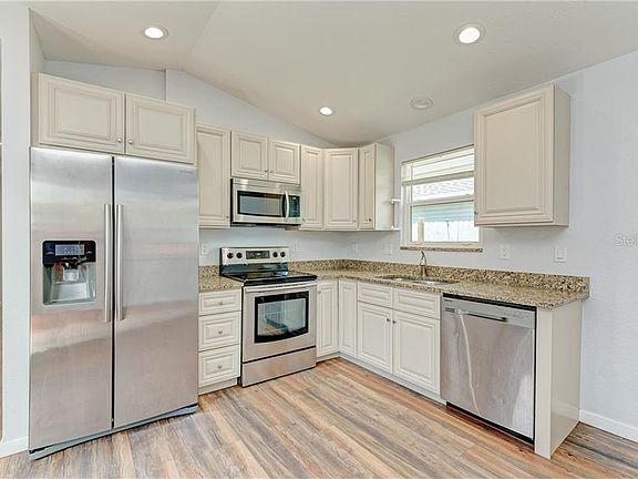5th image of 3837 Almond Ave