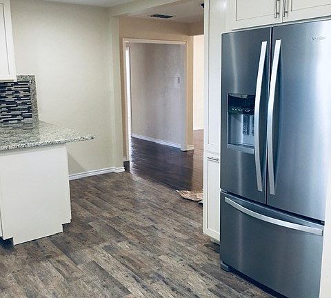 5th image of 205 N Avenue D