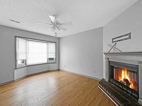 2nd image of 1105 C7 Grovemont Dr Unit C7