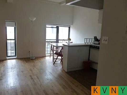 Rented by KVNY Soho | media 4