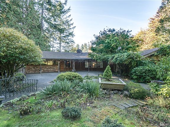 3rd image of 8218 Luzader Ln SW