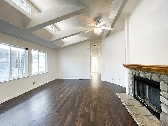 4th image of 746 Spindrift St #746