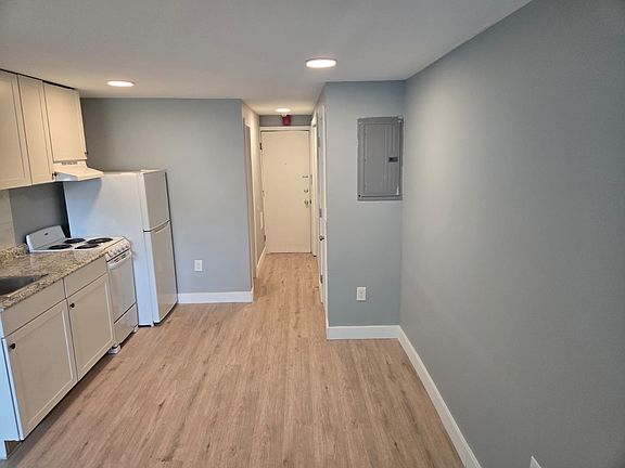 2nd image of 532 Miller Ave #23