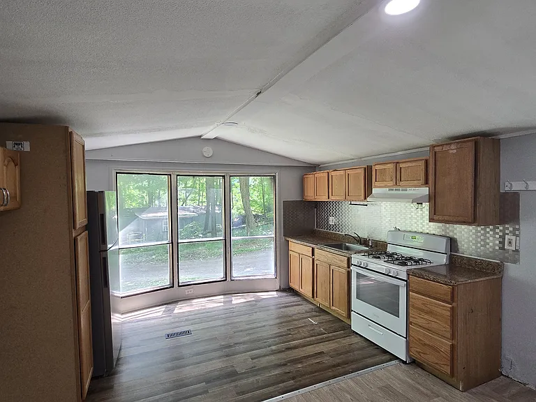 200 Fosler Rd — Photo 3