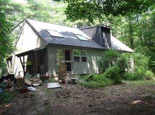 5 Valley View Rd, Williamsburg, MA 01096