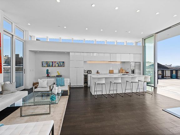 4th image of 1514 Race St #3