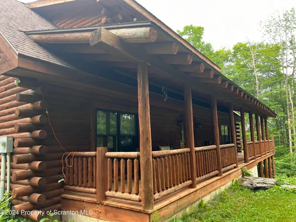 470 Scenic View Dr, Union Dale, PA 18470