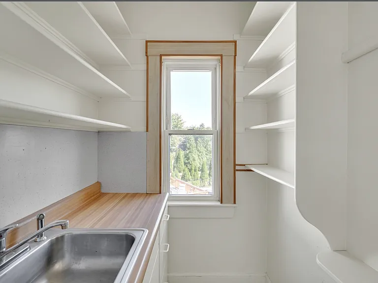 24 Blaine St #2 — Photo 2